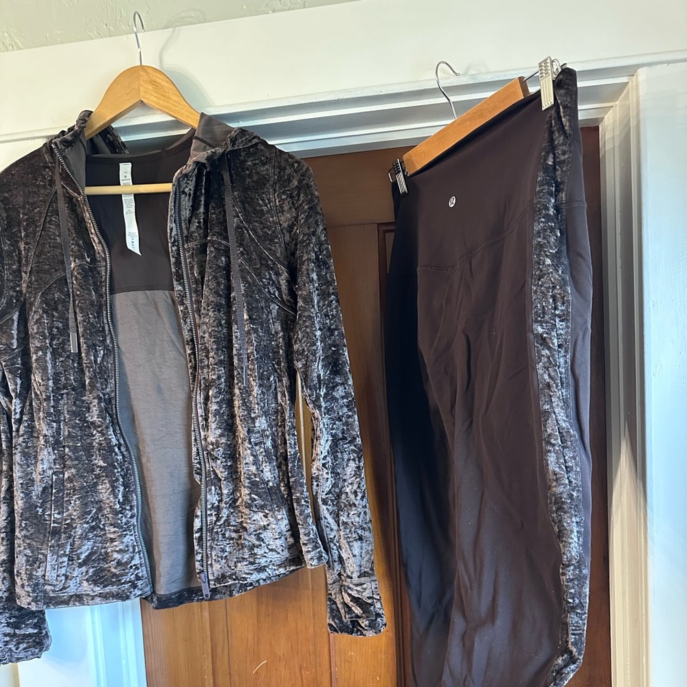 lululemon size 10 velvet jacket in great condition condition - Picture 3 of 3